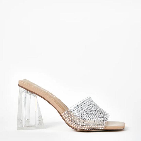 Vela Block Heeled Sandal Size 7 NIB - Picture 1 of 2